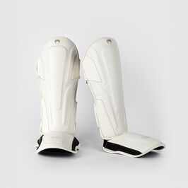Venum Impact Evo Scales Shinguards Ivory, L  Impact Evo Scales Benskinner Hvid