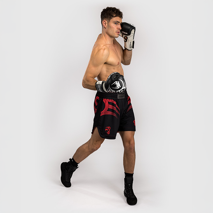 Venum X Mike Tyson Everyone has a plan Bokse&shy;shorts Sort R&oslash;d