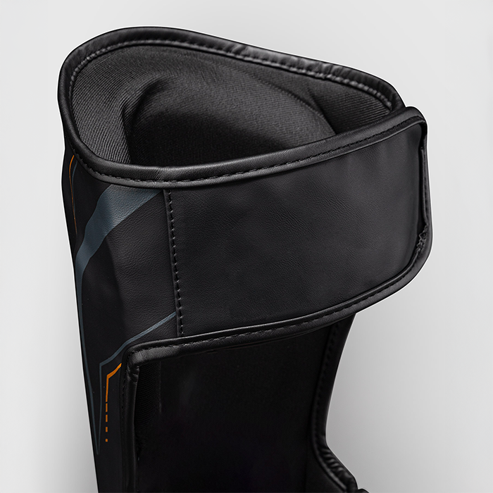 Venum Streamline Skinnebensbeskyttere Sort Guld