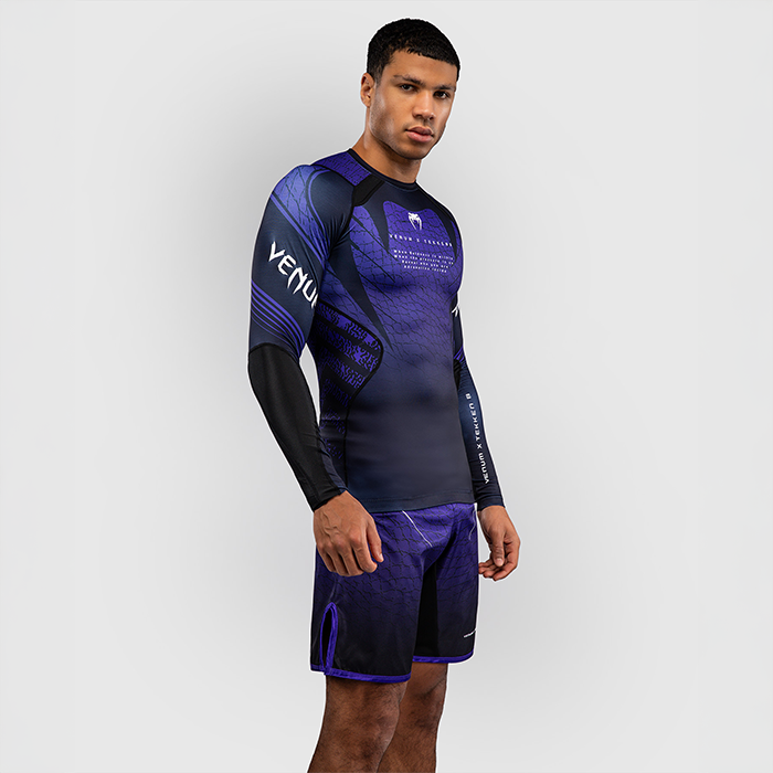 Venum x TEKKEN 8 Lang&aelig;rmet Rashguard Kazuya Sort Lilla