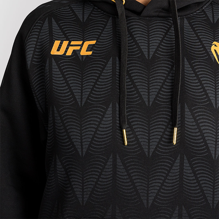 UFC Zenith by Venum Replica H&aelig;ttetr&oslash;je Sort Guld