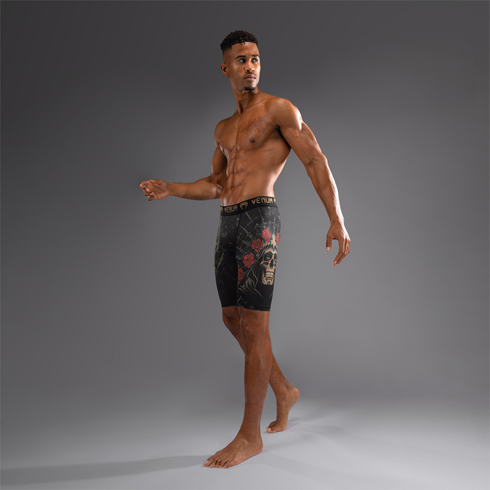 Santa Muerte 5.0 Vale Tudo Shorts Sort Guld