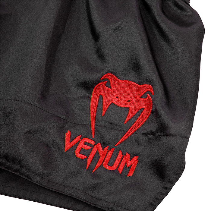 Klassiske Muay Thai Shorts Sort/R&oslash;d