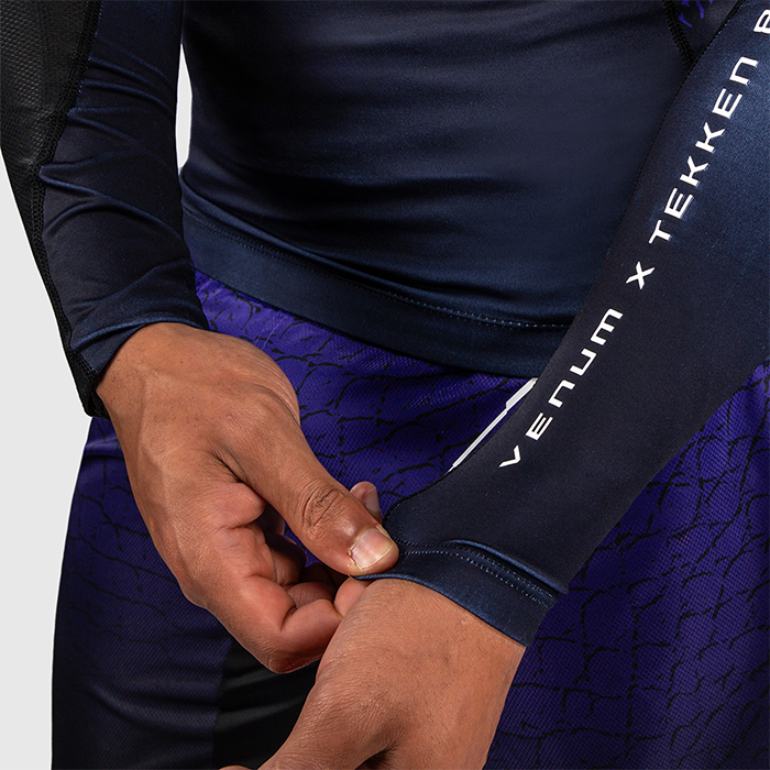 Venum x TEKKEN 8 Lang&aelig;rmet Rashguard Kazuya Sort Lilla