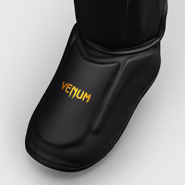Venum Streamline Skinnebensbeskyttere Sort Guld